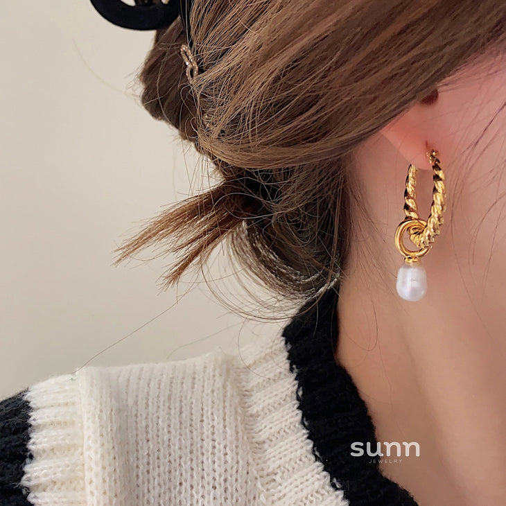 Jazaria Baroque Pearl Drop Earrings [AY7CPIMS]