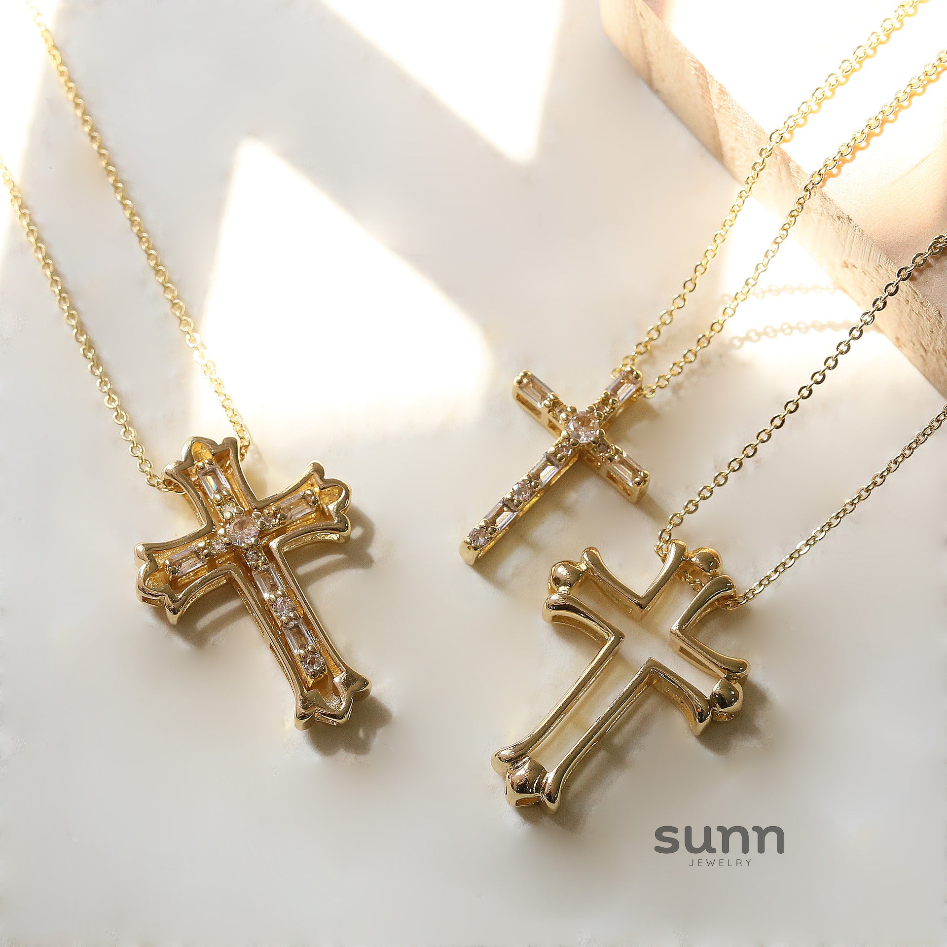 Jazleen Zircon Paved Cross Necklace [2VI6P09G]