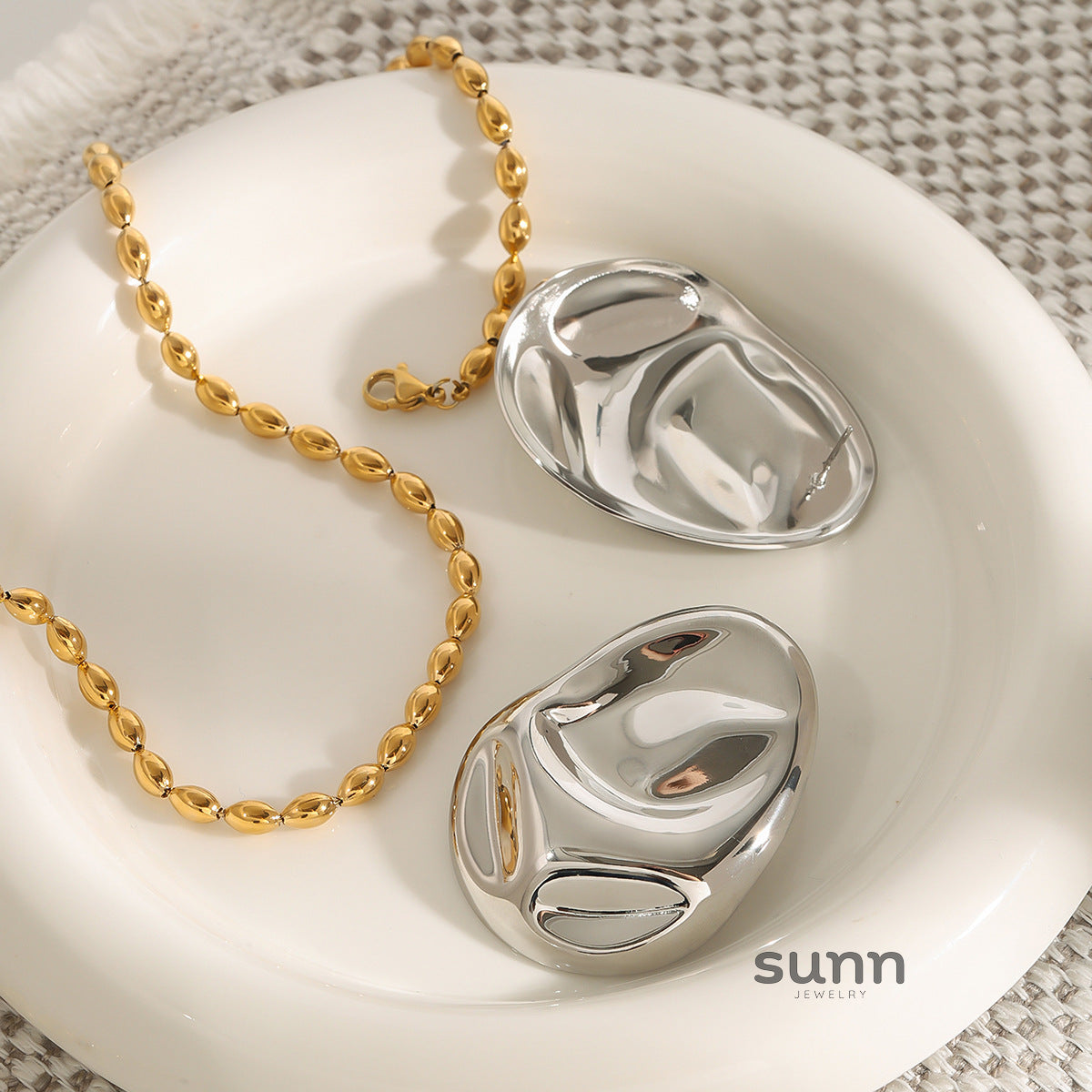 Jazlynn Bold Oval Earrings [BFJXXWRM]