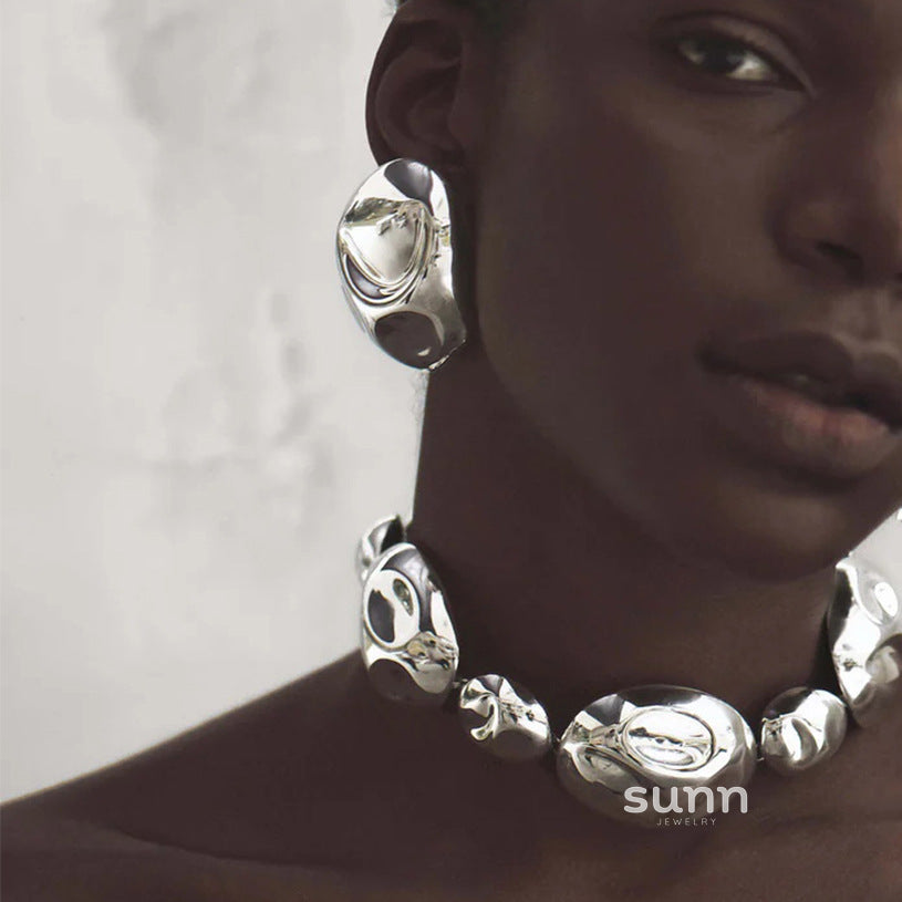 Jazlynn Bold Oval Earrings [01YI7FMS]