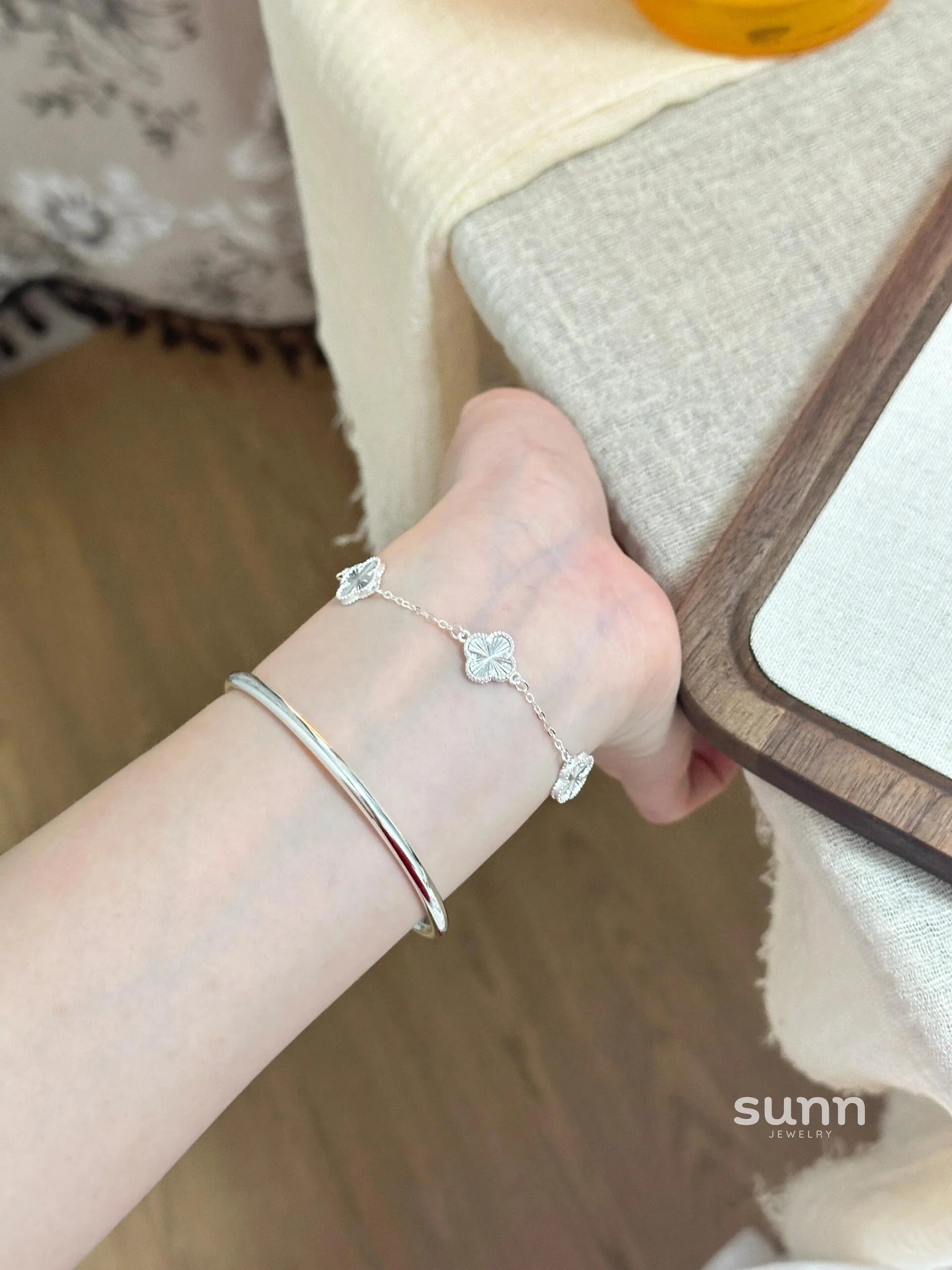 Jean Sparkle Clover Bracelet