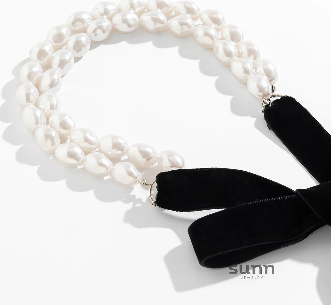 Jean Velvet Pearl Choker