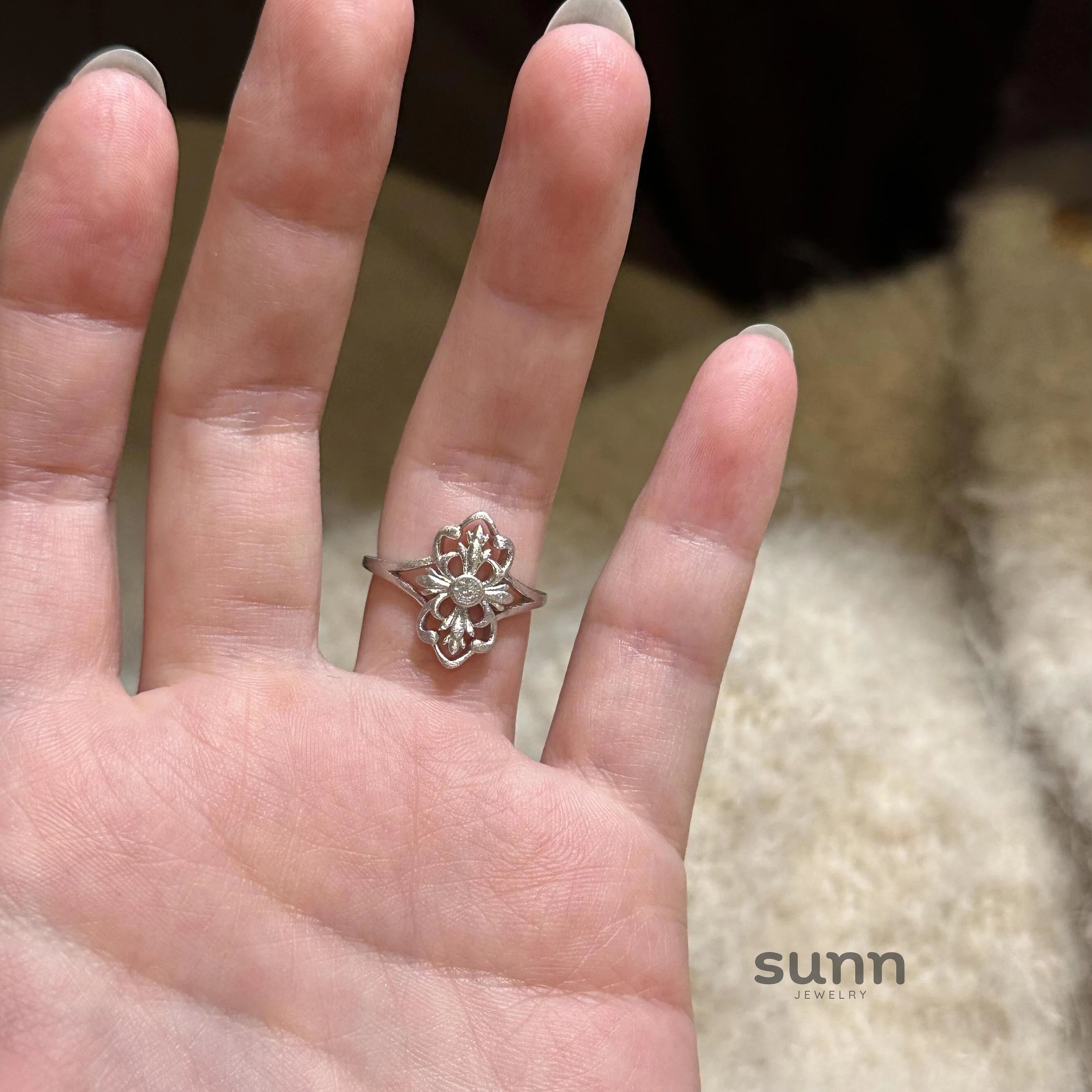 Jehlani Exquisite Hollow Iris Ring