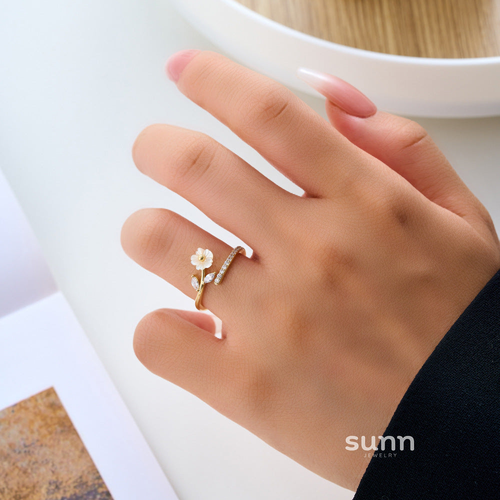 Jemimah Dainty Shell Flower Ring [8QG86MEL]