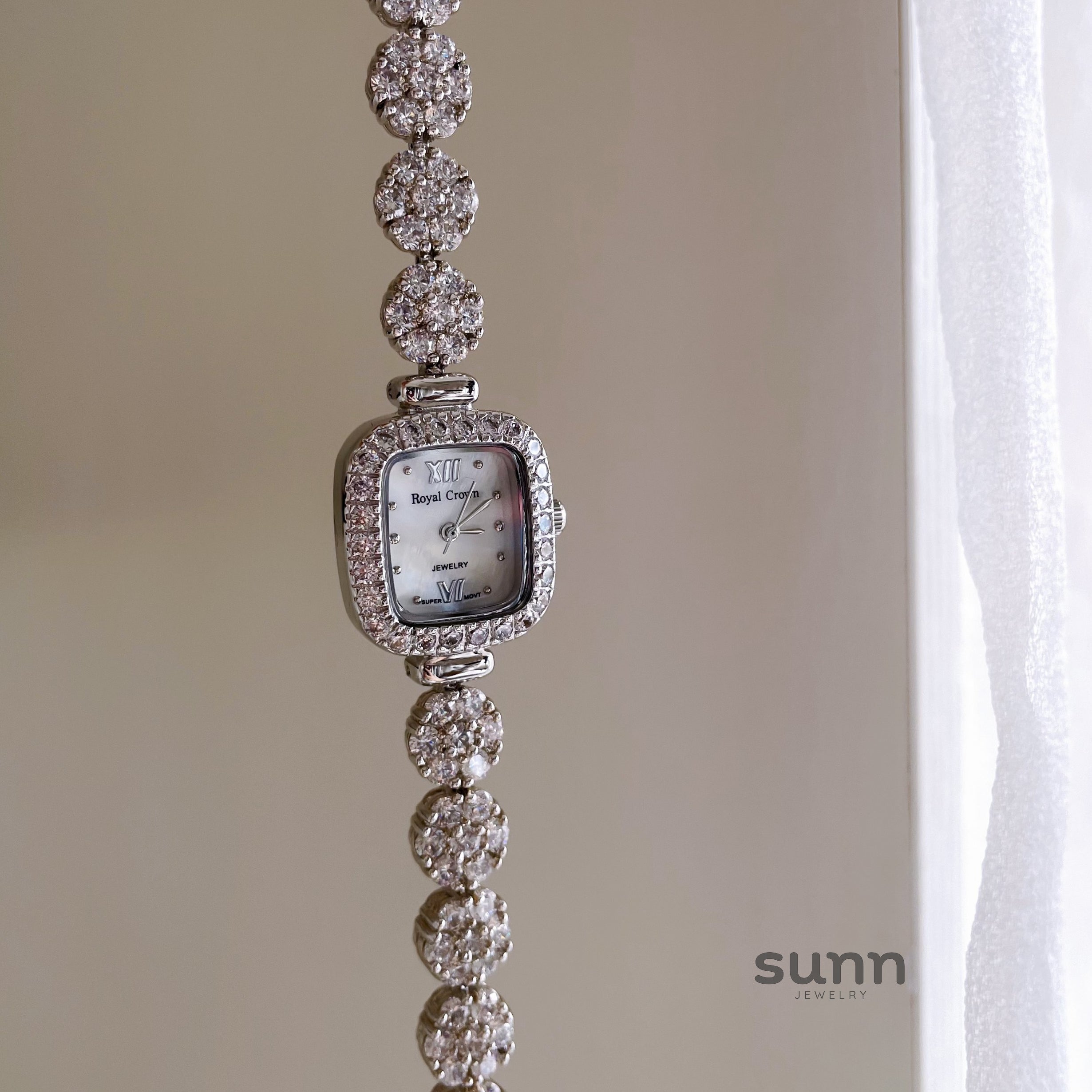 Jena Silver Rhinestone Bracelet Watch [LV8SNFB3]