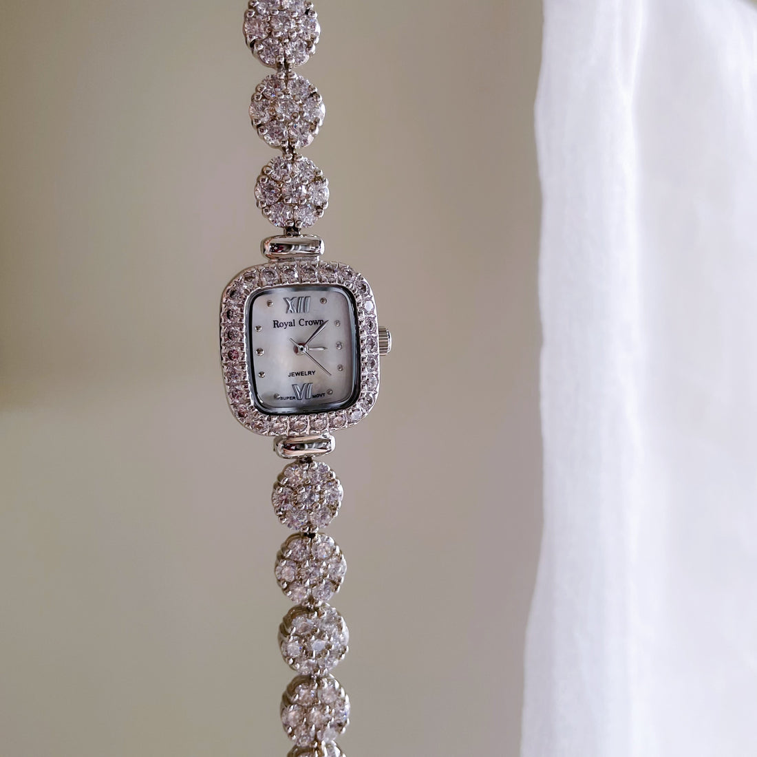 Jena Silver Rhinestone Bracelet Watch [VURSUHM8]