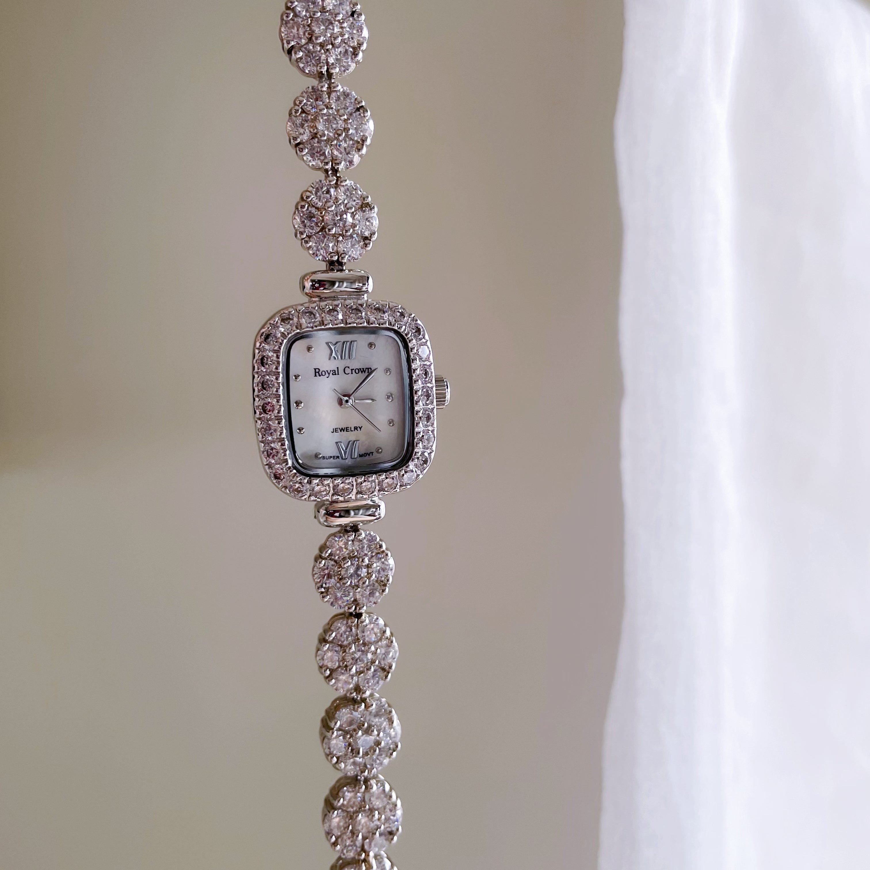 Jena Silver Rhinestone Bracelet Watch [VURSUHM8]