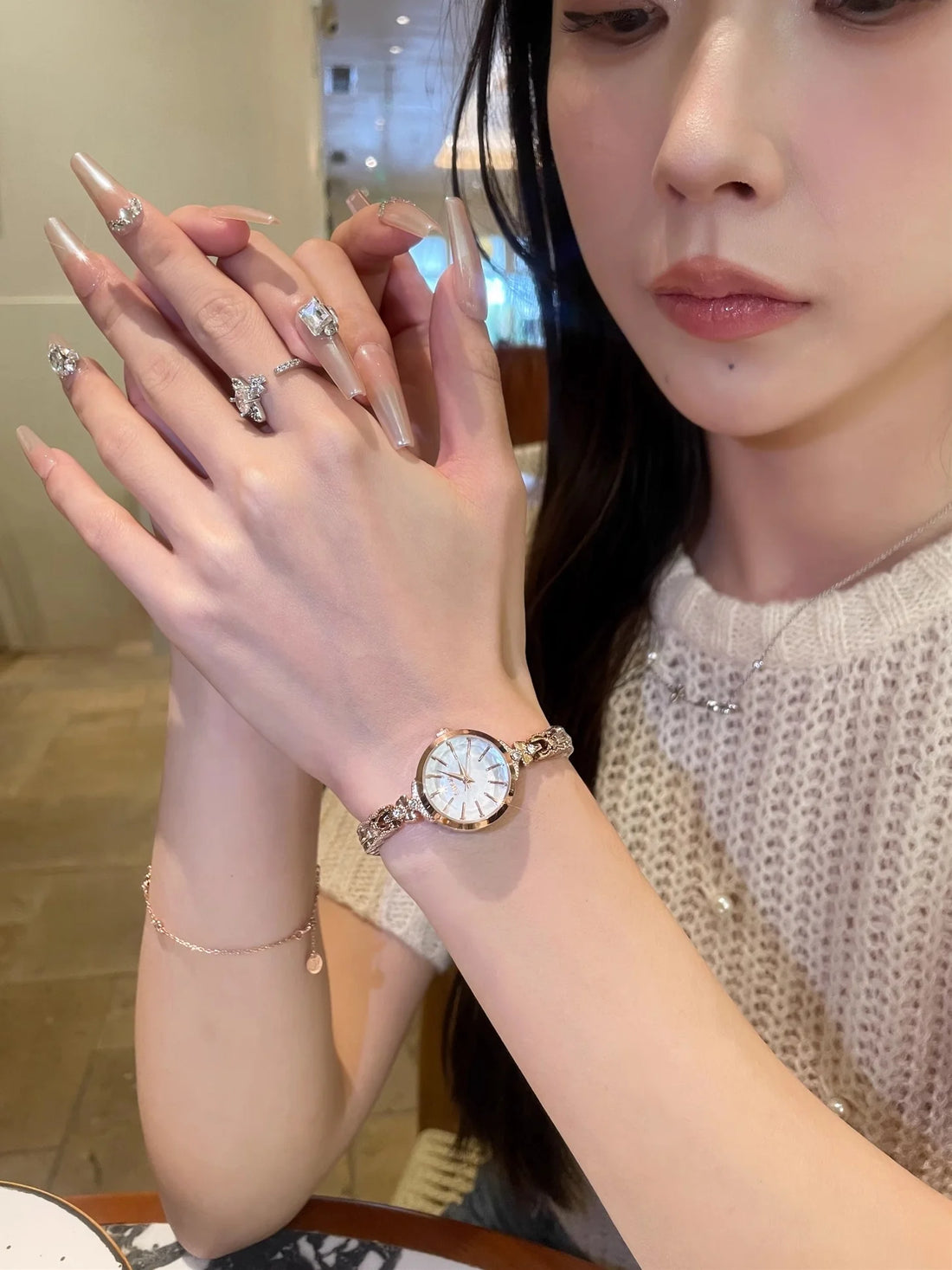 Jenessa Elegant Quartz Watch - Gold