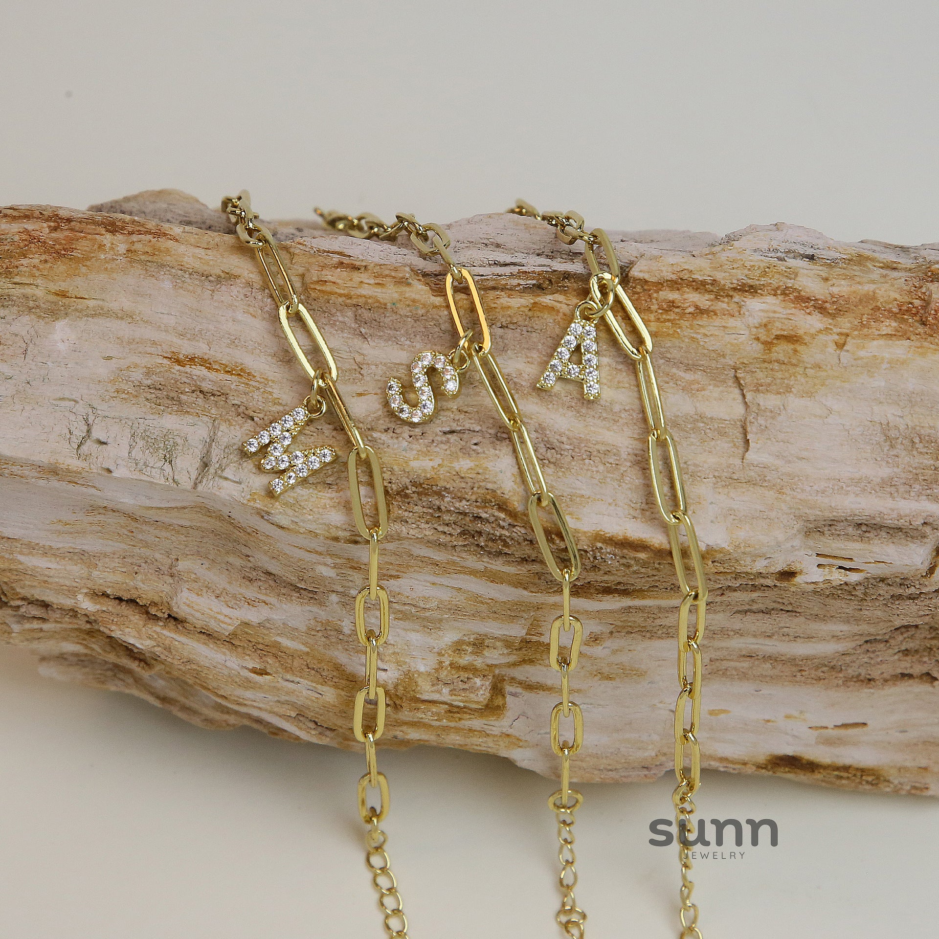 Jenessa Micro Inlay Letter Bracelet [SJMXTR9Y]