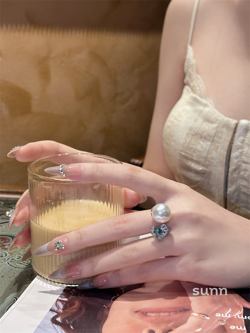 Jenna Asymmetric Pearl Ring [G9N03CEB]