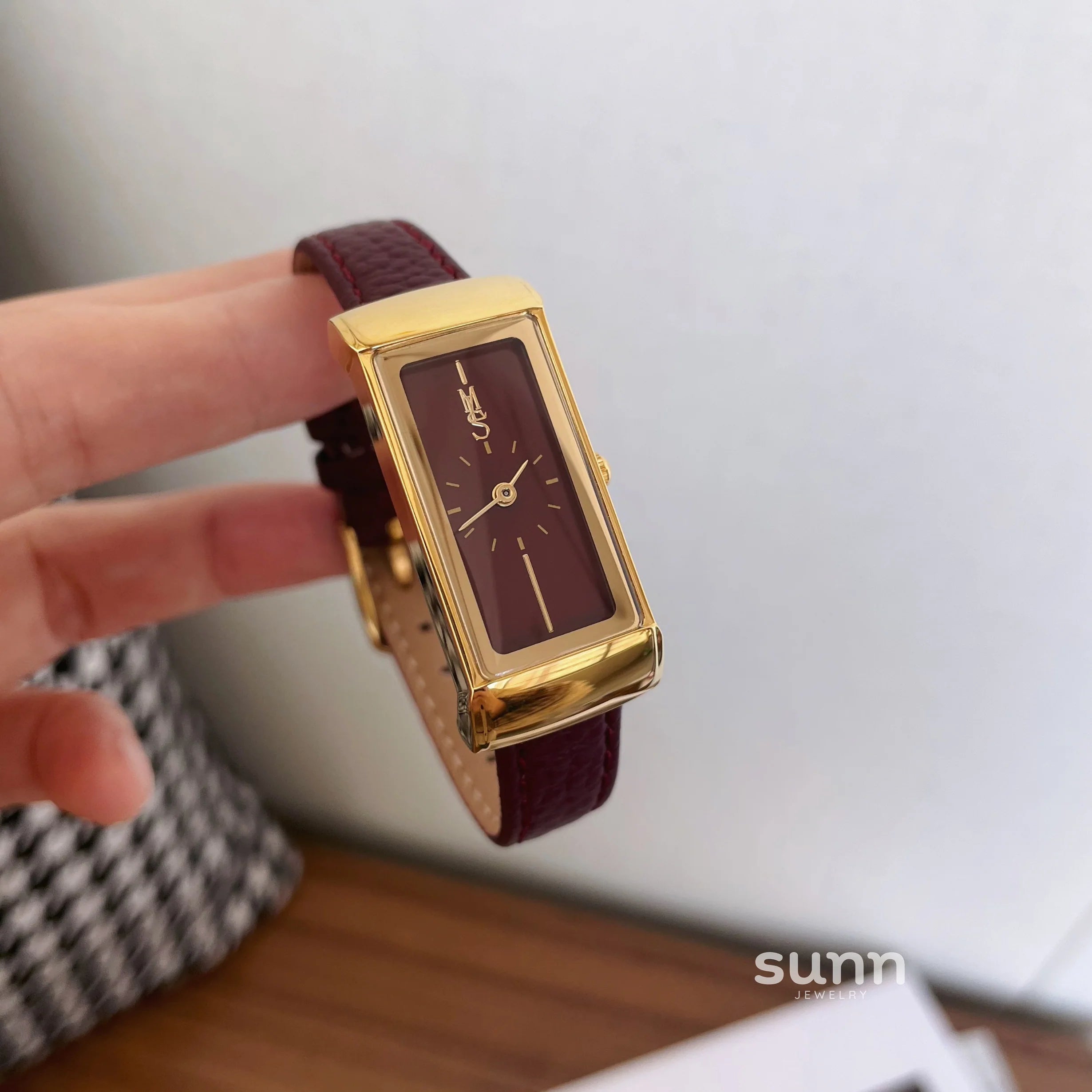 Jenna Vintage Quartz Watch