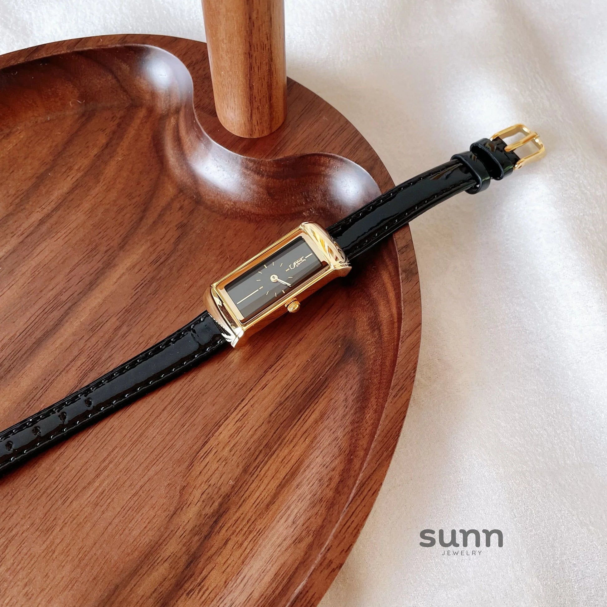 Jenna Vintage Quartz Watch