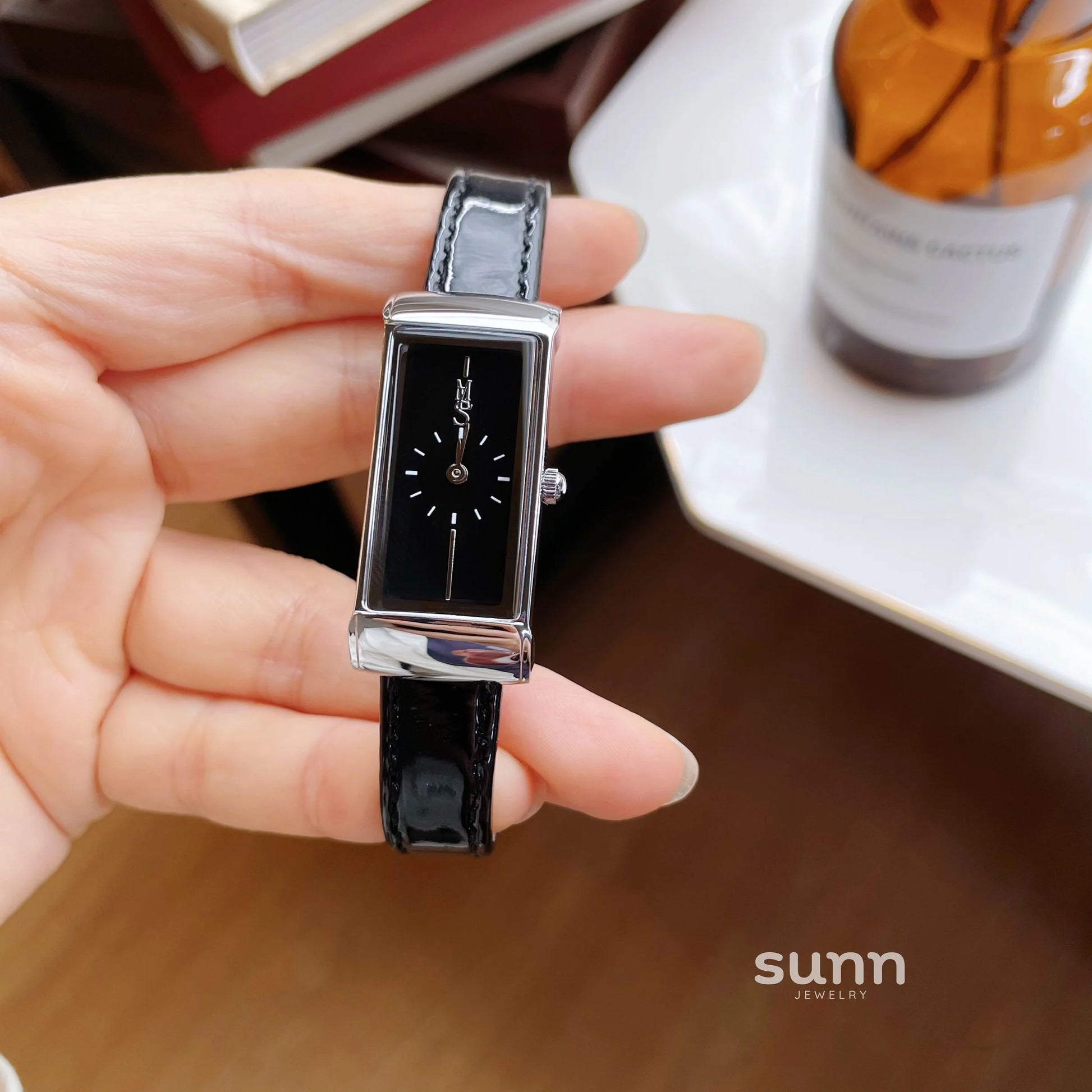 Jenna Vintage Quartz Watch