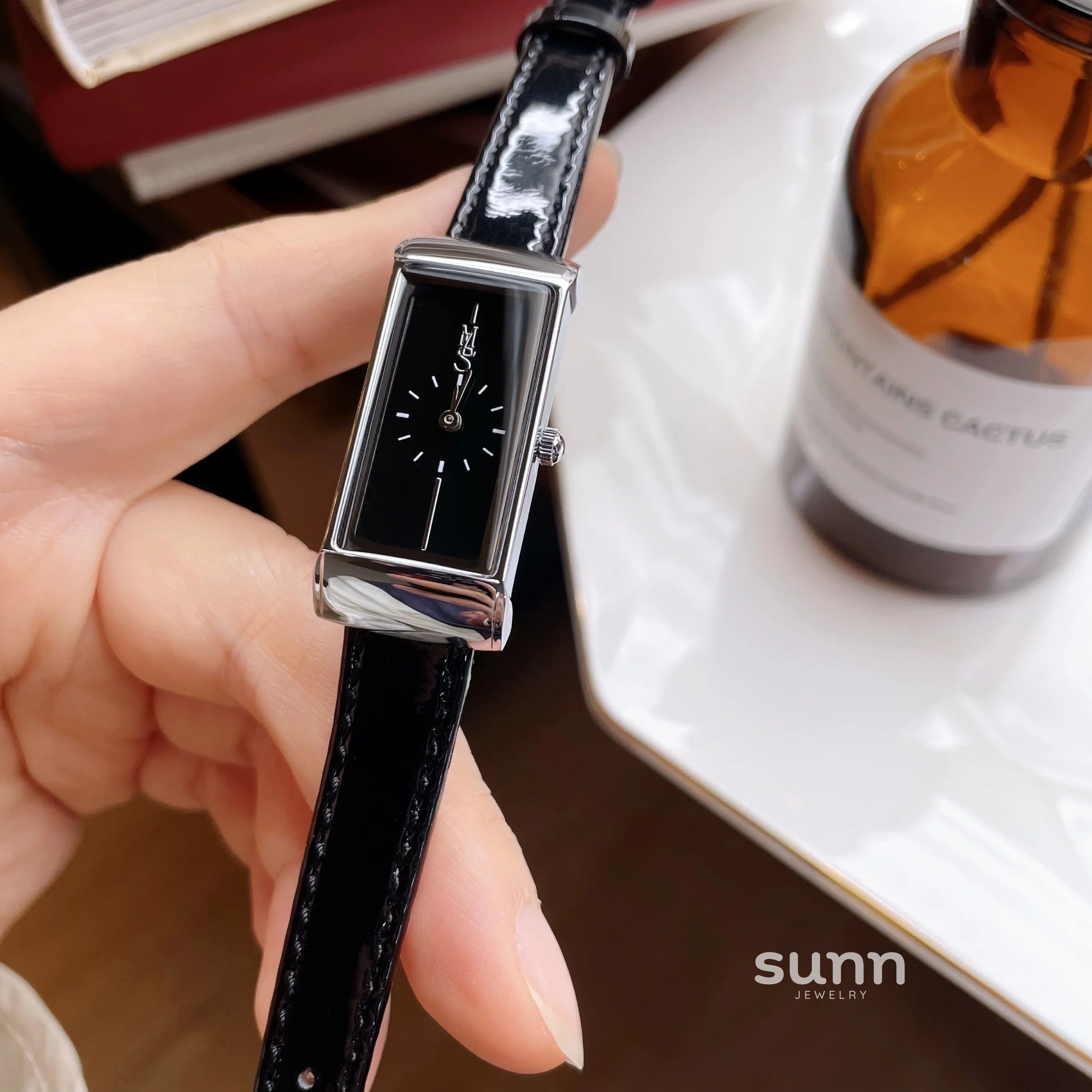 Jenna Vintage Quartz Watch