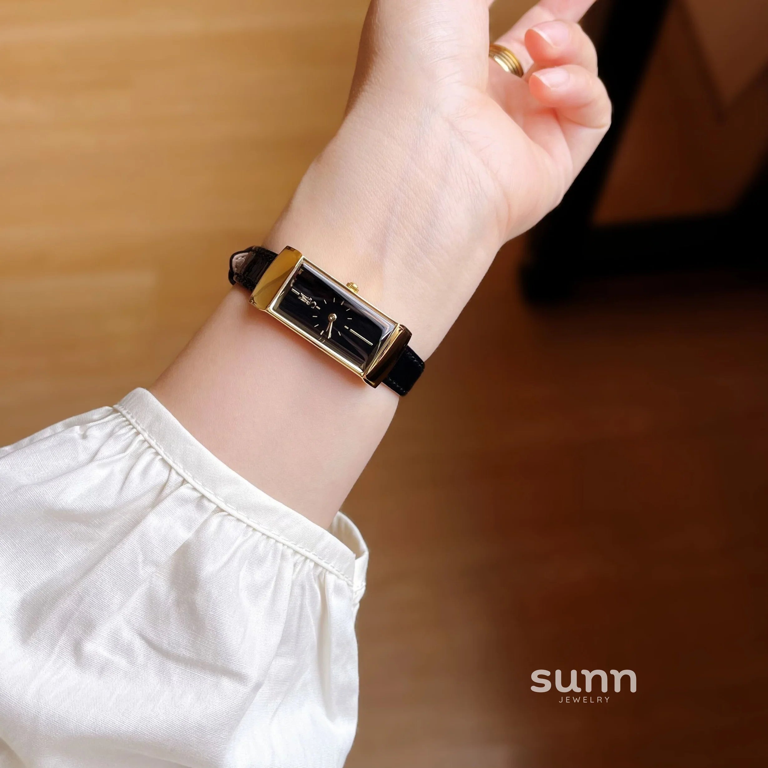 Jenna Vintage Quartz Watch