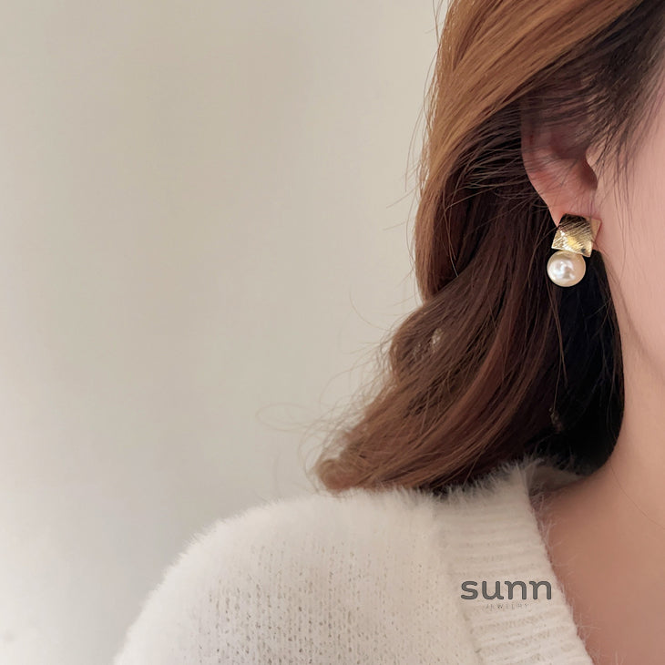 Jennalyn Geometric Pearl Earrings [1S4XSIC2]
