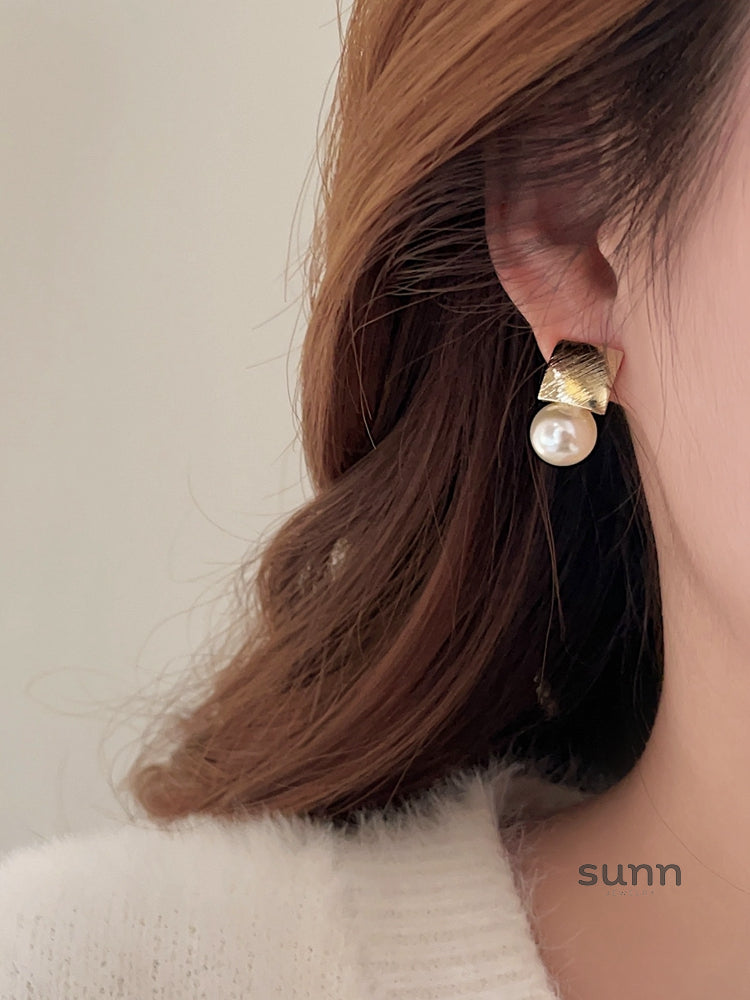 Jennalyn Geometric Pearl Earrings [1S5SFP50]