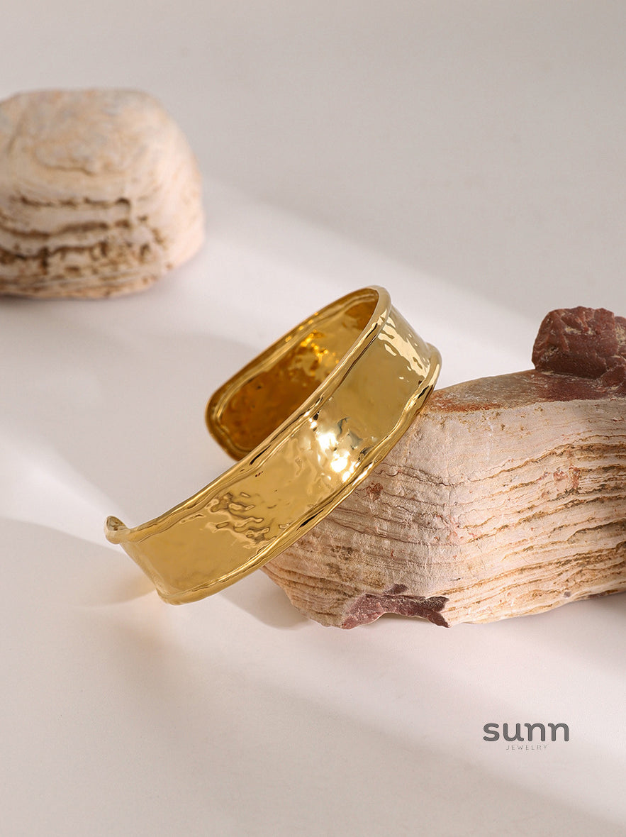 Jenny Gold Statement Cuff Bracelet [BLTNSTJJ]