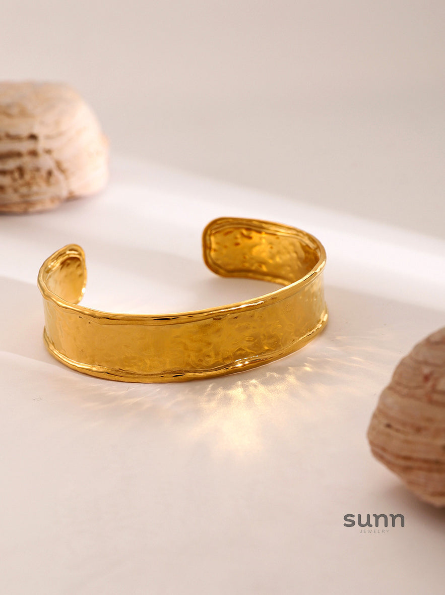 Jenny Gold Statement Cuff Bracelet [3R2V6QF8]