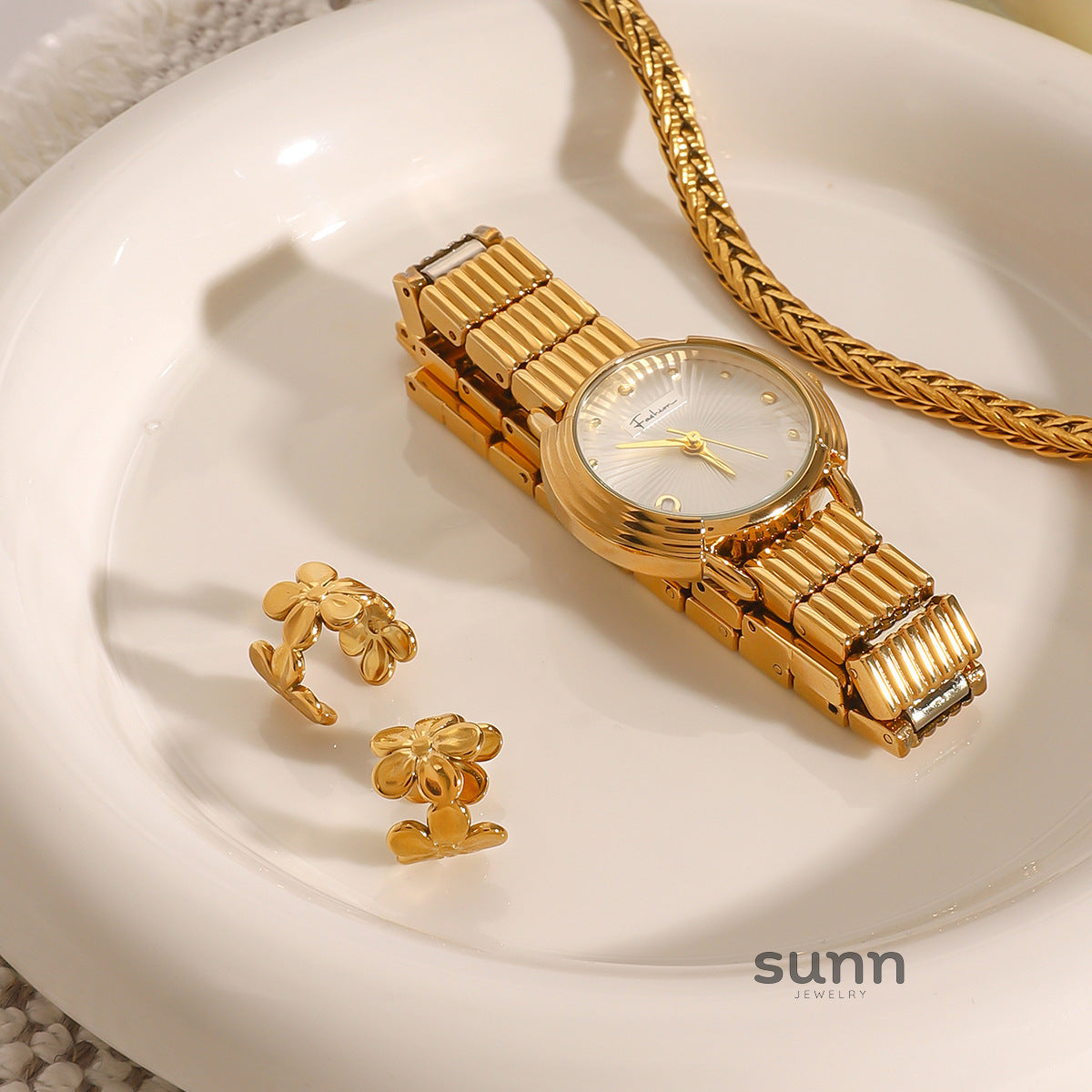 Jentry Floral Ear Cuff [QISJLSYA]