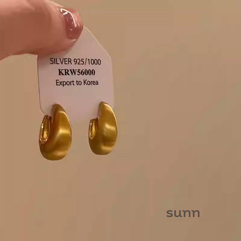 Jesiah Brushed C-Shape Earrings [DAYLUUF5]