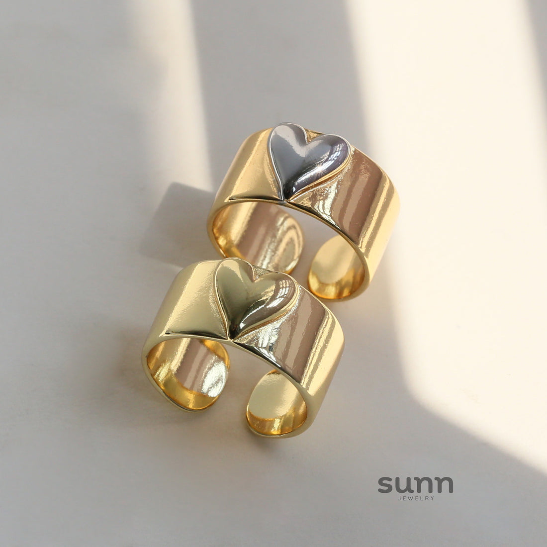 Jeslyn Two-Tone Heart Ring [M9ZTHGJZ]