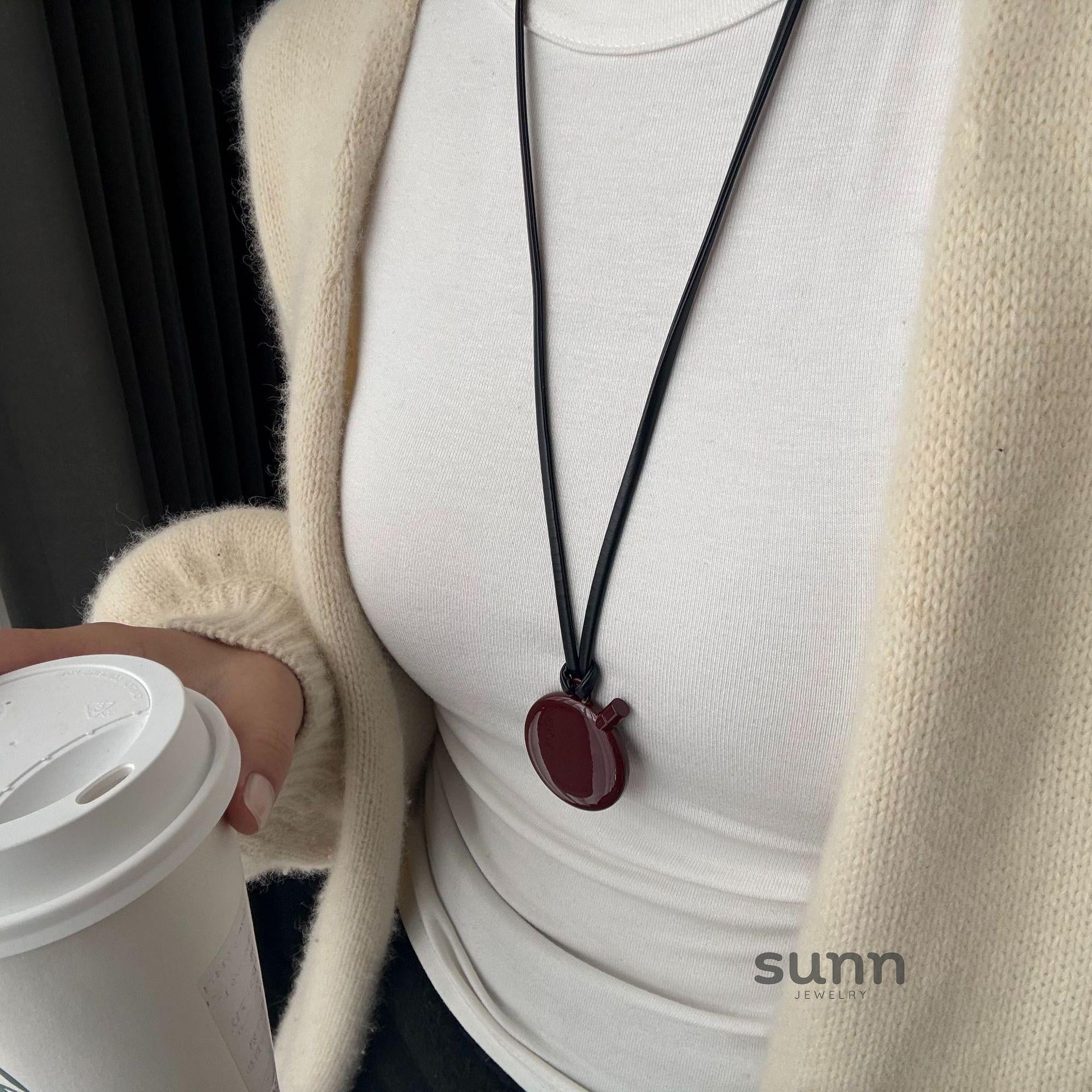 Jewels Scent Bottle Pendant Necklace [9B1VVYNC]