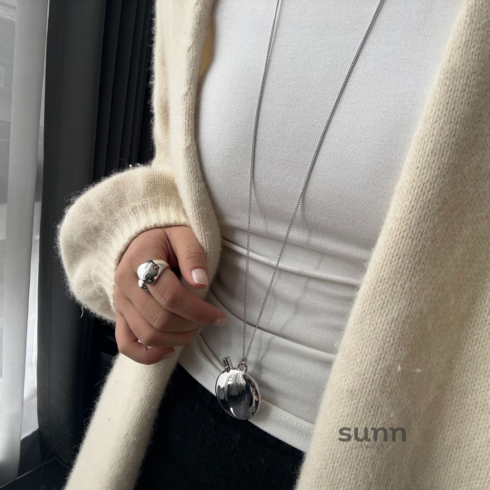 Jewels Scent Bottle Pendant Necklace [TINVDZNS]