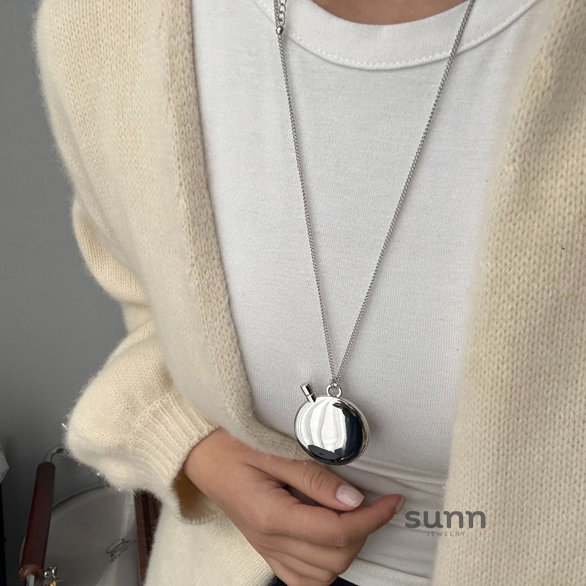 Jewels Scent Bottle Pendant Necklace [F8ER9W5I]