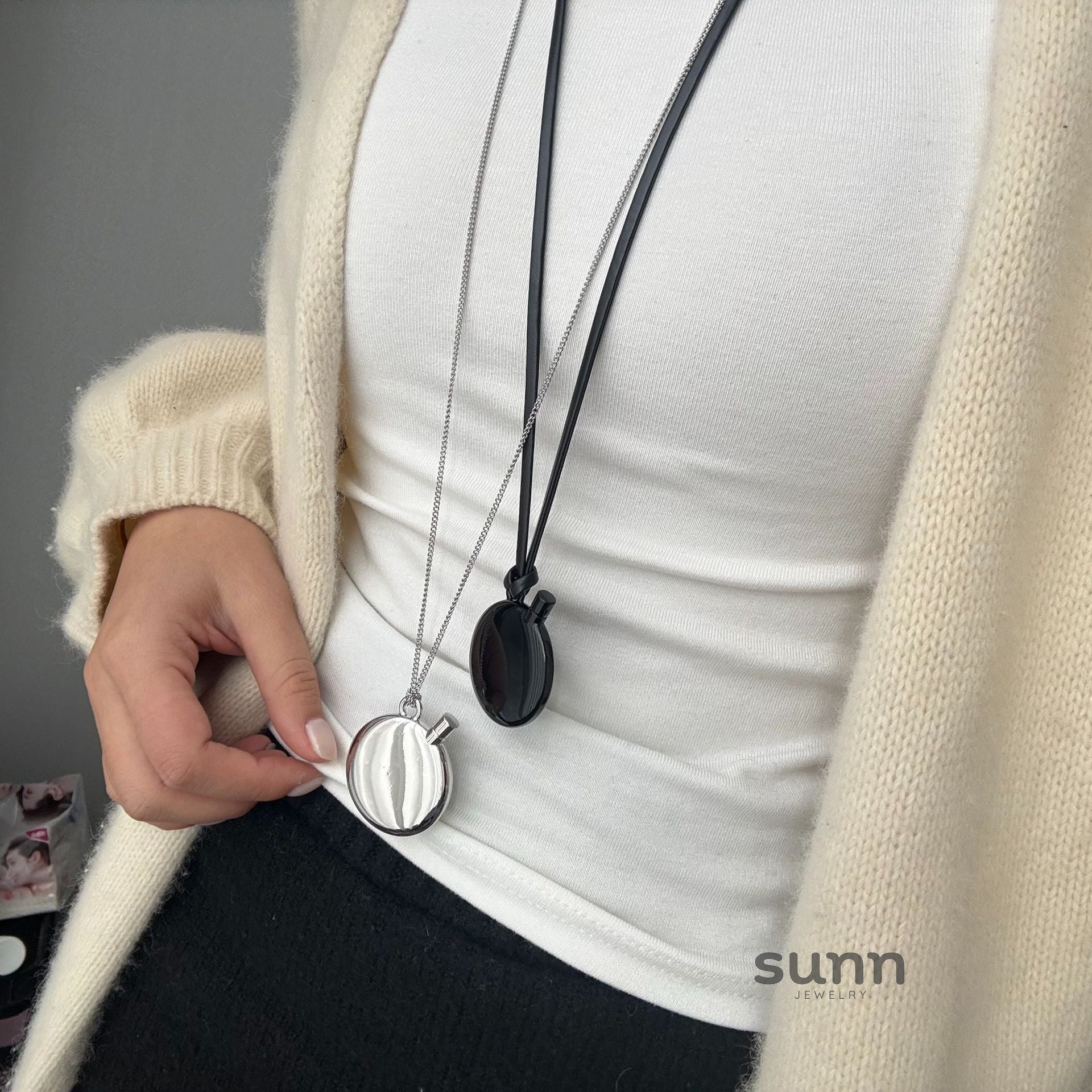 Jewels Scent Bottle Pendant Necklace [9BK3472K]