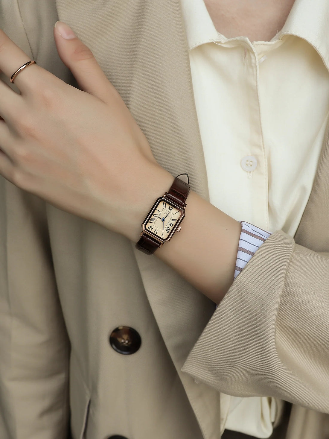 Jhene Retro Square Leather Watch