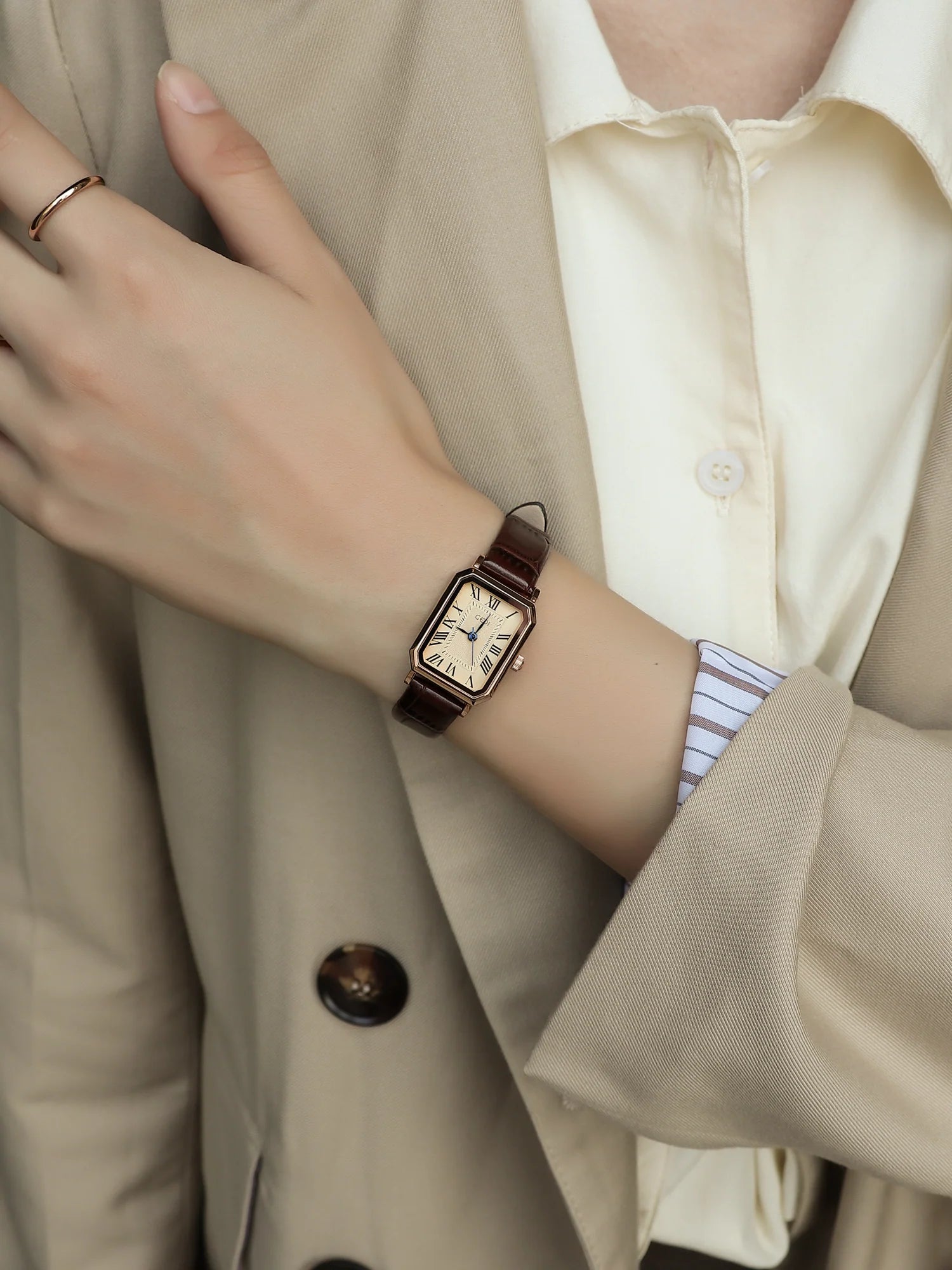 Jhene Retro Square Leather Watch
