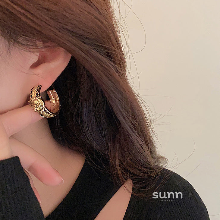 Jianna Baroque Tiger Hoop Earrings [FOWQATQI]