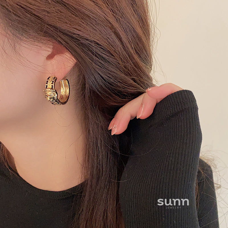 Jianna Baroque Tiger Hoop Earrings [4IP177RE]