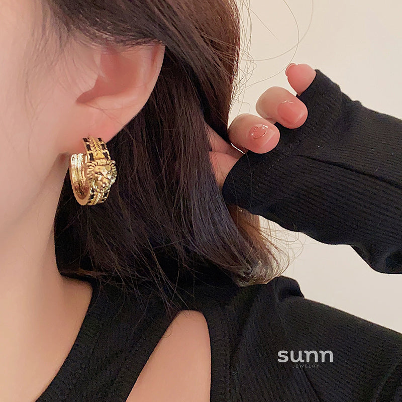 Jianna Baroque Tiger Hoop Earrings [6AOK8R6J]