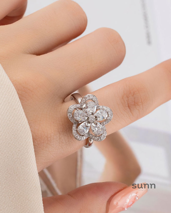 Joana Rotating Bloom Ring [7Y7KYK9X]