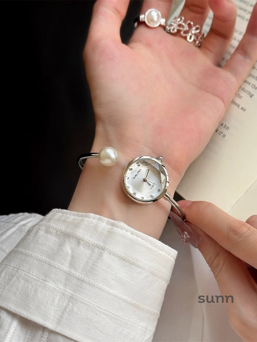 Jocabed Delicate Pearl Watch [HZESDTRM]