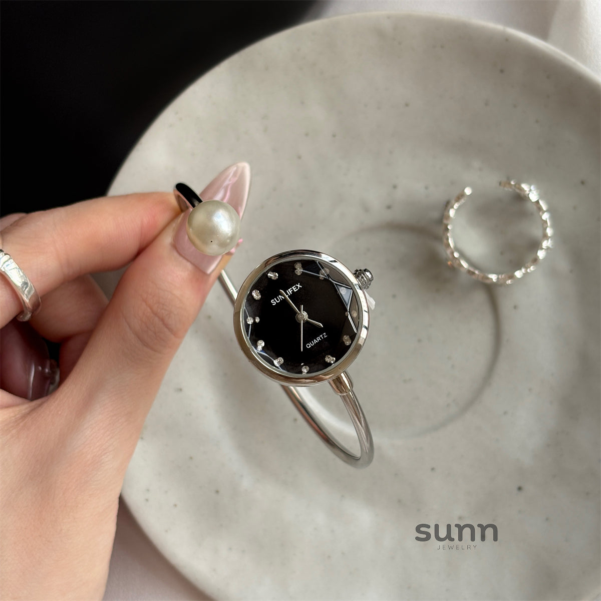 Jocabed Delicate Pearl Watch [2B044UTB]