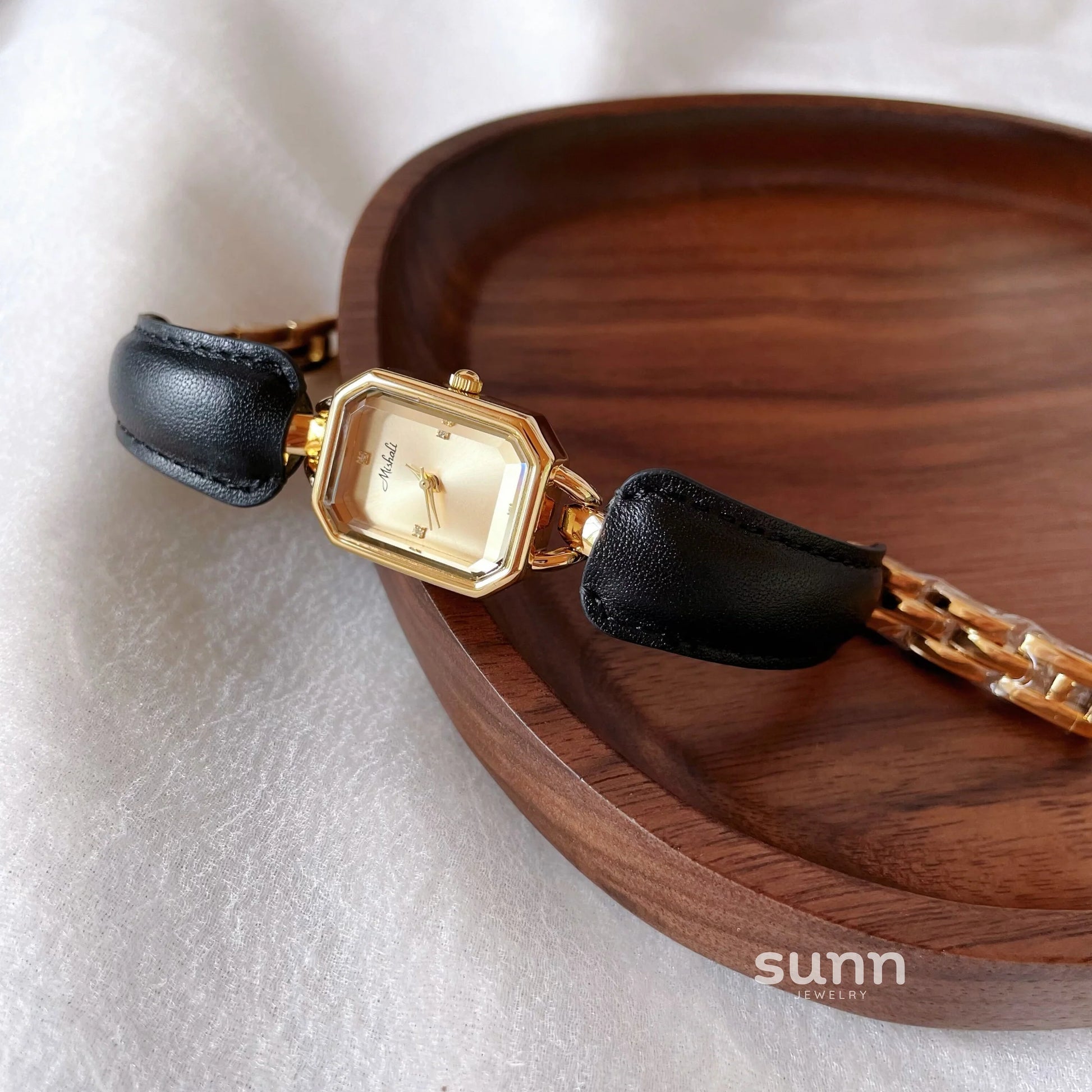 Joelle Luxe Chain Watch