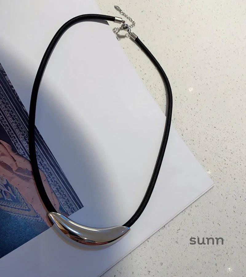 Johnna Sculpted Metal Choker