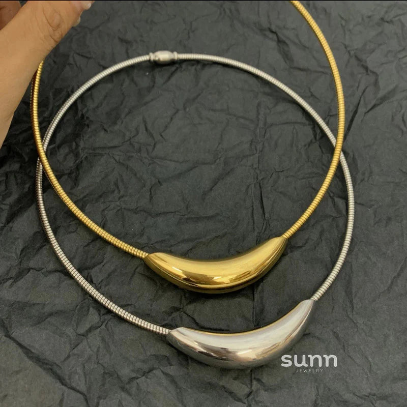 Johnna Sculpted Metal Choker