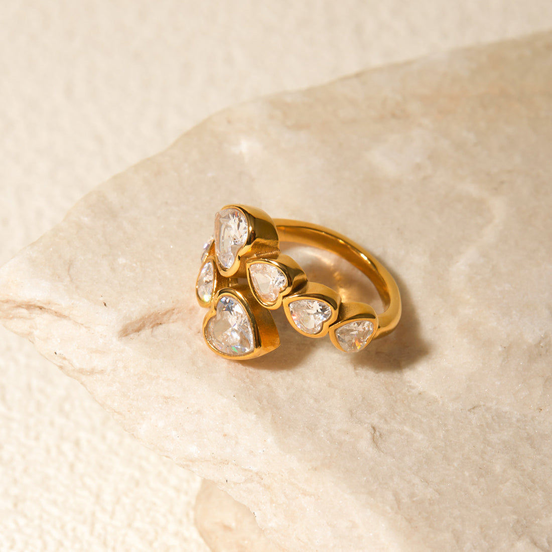 Joi Staggered Heart Ring [DL5DZA1O]