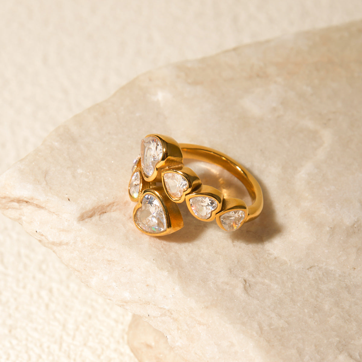 Joi Staggered Heart Ring [DL5DZA1O]