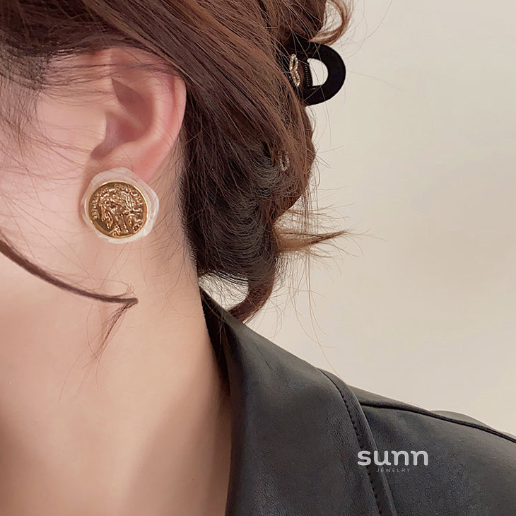 Joleen Asymmetric Sculptural Studs [MAAMZ672]