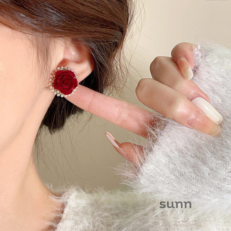 Joleen Floral Drop Earrings [9LP3T20H]