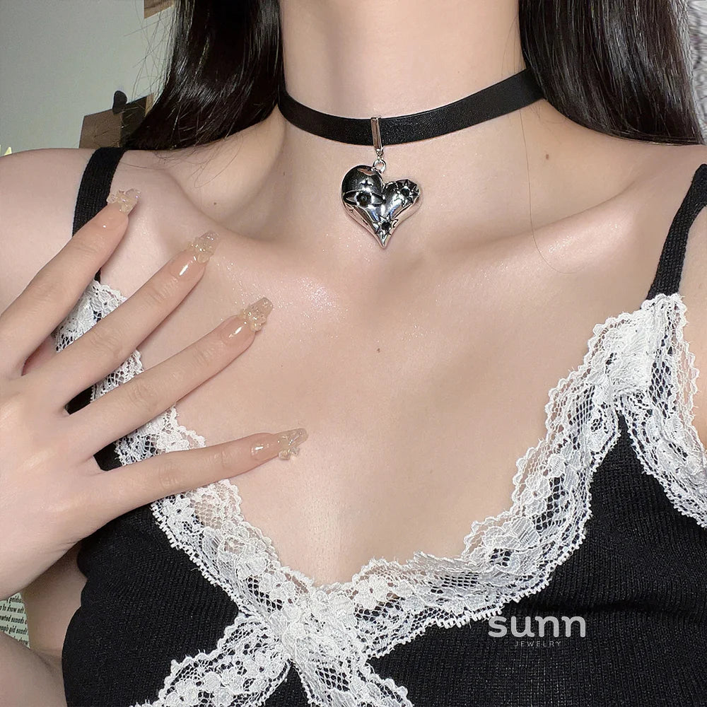 Jolene Gothic Leather Choker