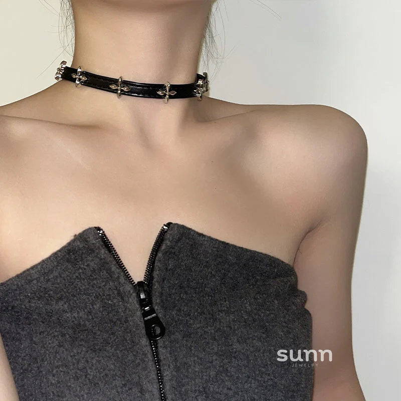 Jolene Gothic Leather Choker
