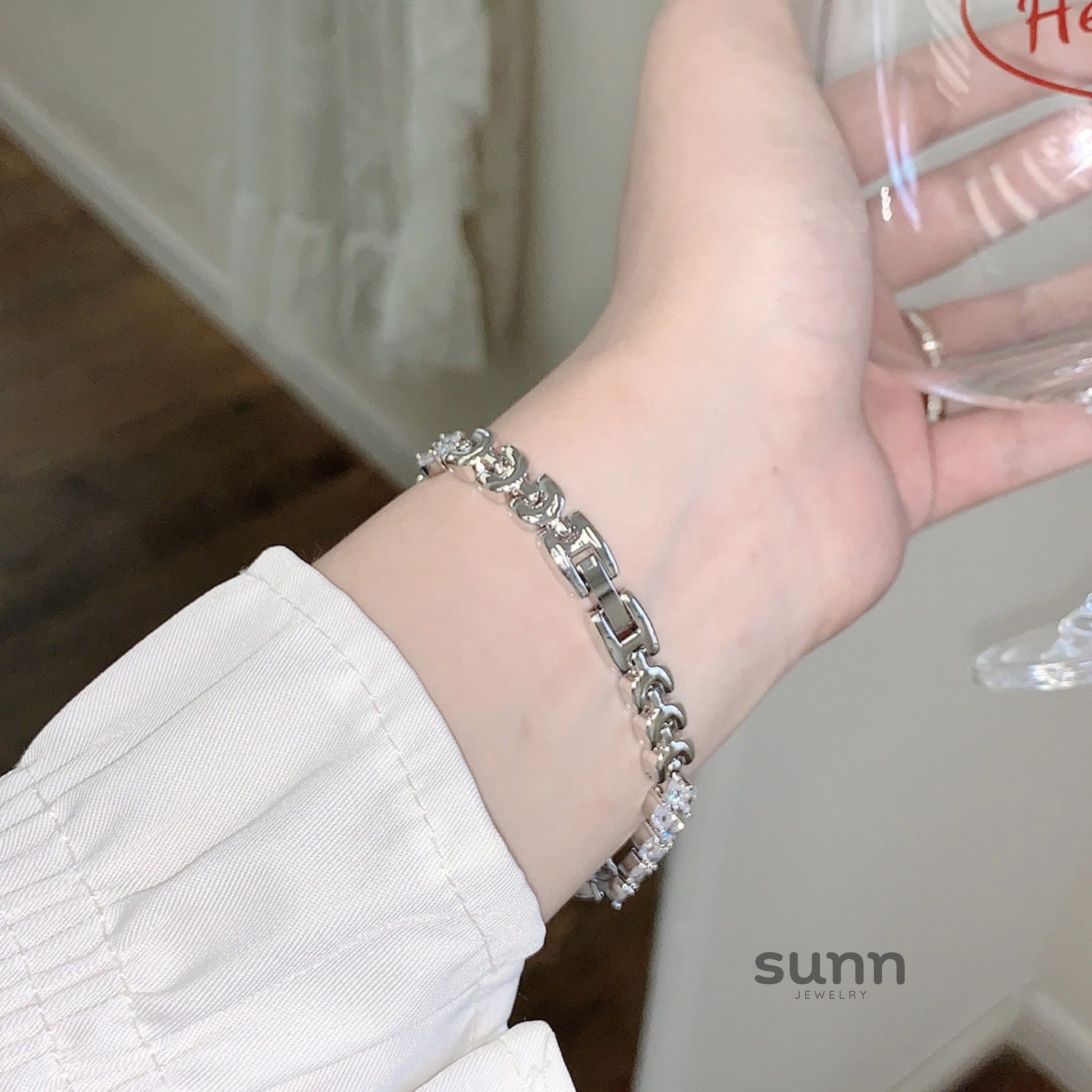 Jolynn Camellia Bracelet Watch [ONYKUS3E]