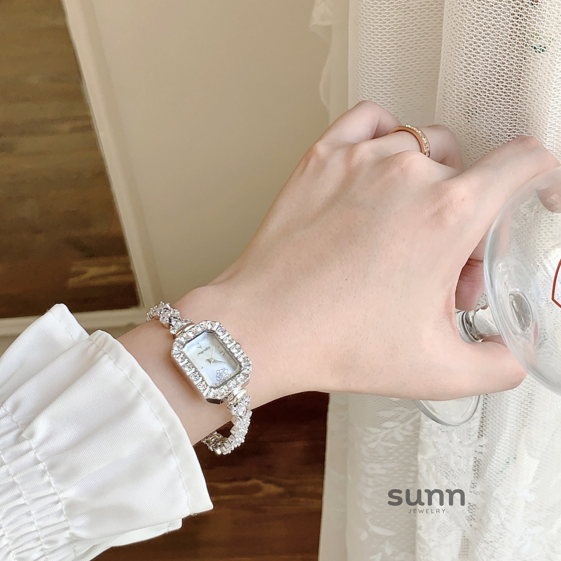 Jolynn Camellia Bracelet Watch [U6V1QR45]