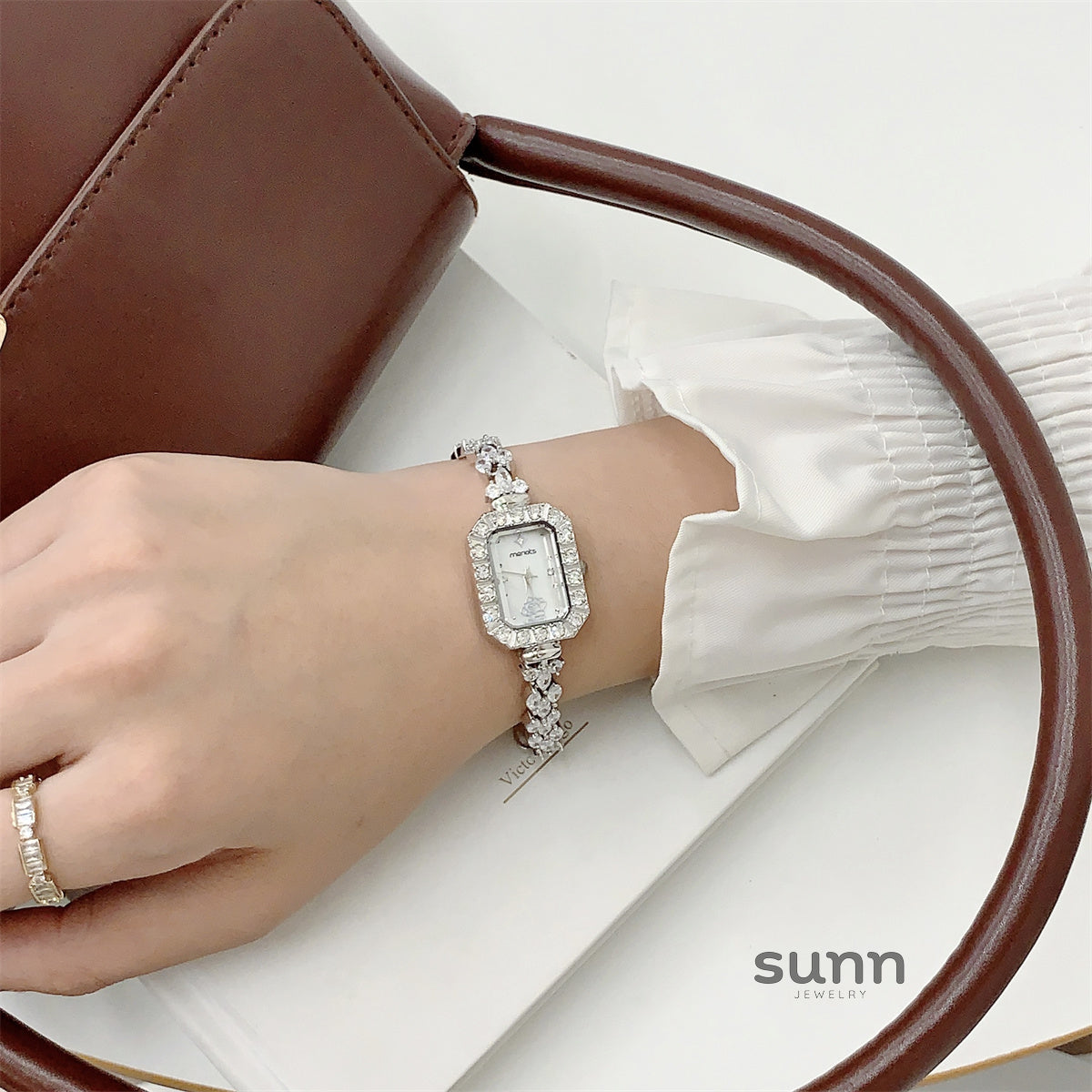 Jolynn Camellia Bracelet Watch [V4PRI24Q]